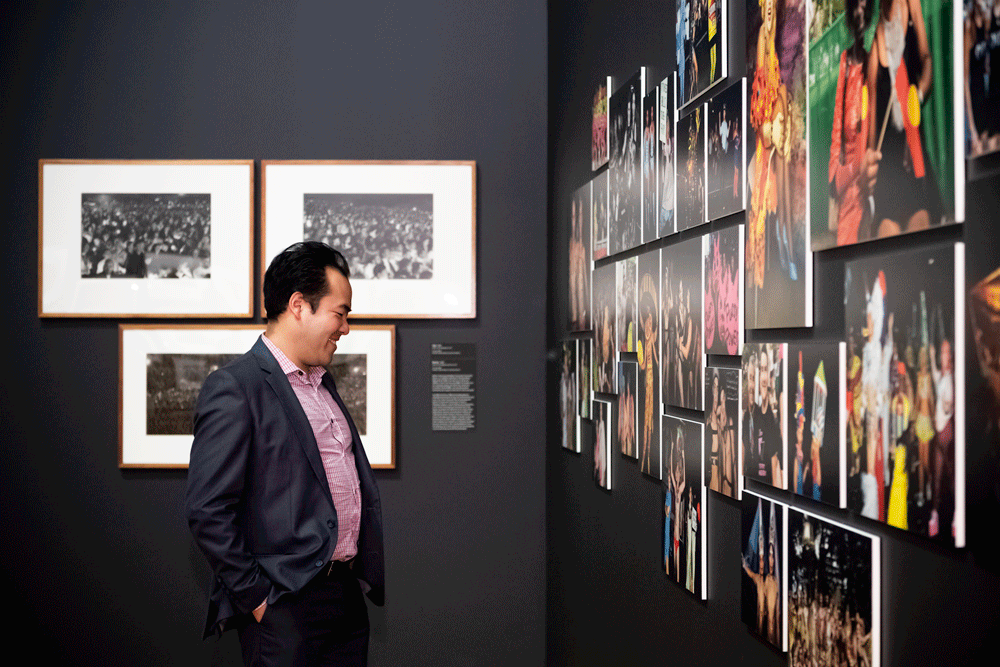 Jieh-Yung Lo admiring exhibition